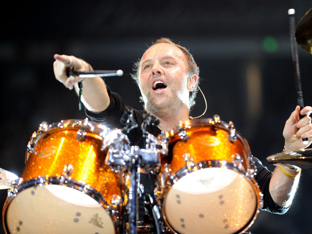 Lars Ulrich pays his respects to the late Cliff Burton