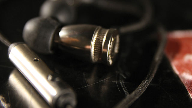 Motörhead unveil rock-focussed 'Motörheadphönes' Overkill silver headphones