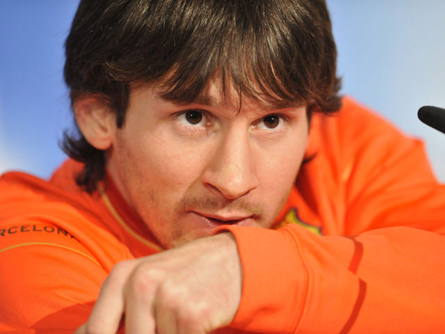 Lionel Messi needs a wig to look like Noel Gallagher? Uh, don't think so...