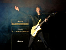 Paul Gilbert launches online guitar course
