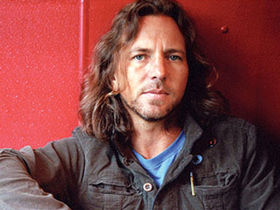 Eddie Vedder says, "Kurt Cobain would like me if he were still alive"