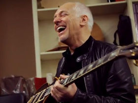 VIDEO: Peter Frampton gets his 'Frampton Comes Alive!' Les Paul back