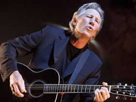 David Gilmour to join Roger Waters on The Wall tour date