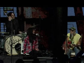 VIDEO: Jack White, Alison Mosshart and John Paul Jones onstage with Seasick Steve at iTunes Festival
