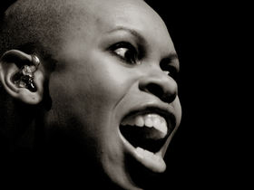 Talking dog reforms Skunk Anansie