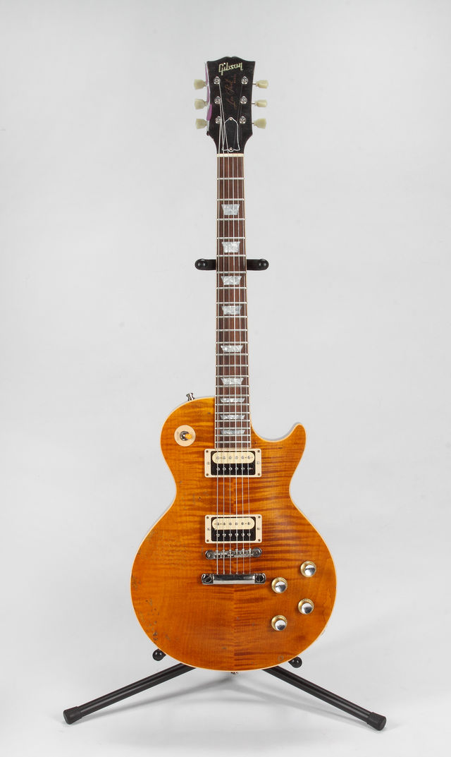 Lot 488: Slash-played Superbowl XLV Les Paul