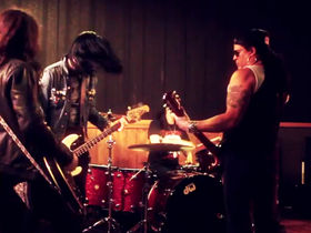 VIDEO: Slash auditions guitarists for touring band