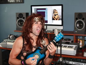 Got a question for Steel Panther's Satchel? Tell us and you could win some strings