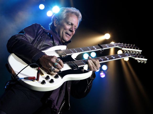 Felder on stage with his Gibson Don Felder Signature "Hotel California" EDS-1275