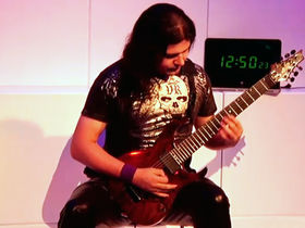 World's fastest guitarist uses Orange OPC to break Guinness Record