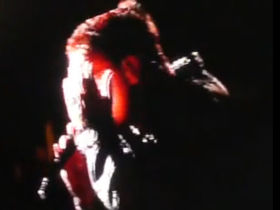 U2 remember Michael Jackson in 360° Tour opener