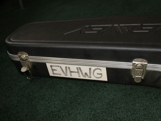 Eddie Van Halen donates a 1999 Wolfgang guitar to charity We know who owned it!