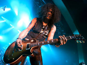 Slash works with Dave Grohl, Duff McKagan on solo CD