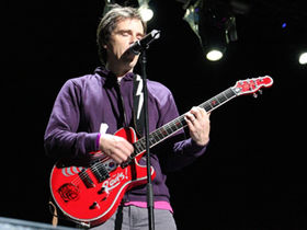 Weezer debut new songs in South Korea
