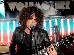 Slash records with Wolfmother's Andrew Stockdale