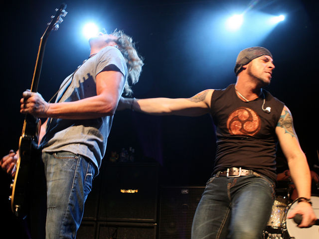 Daughtry - Waitin' For The Bus/Jesus Just Left Chicago