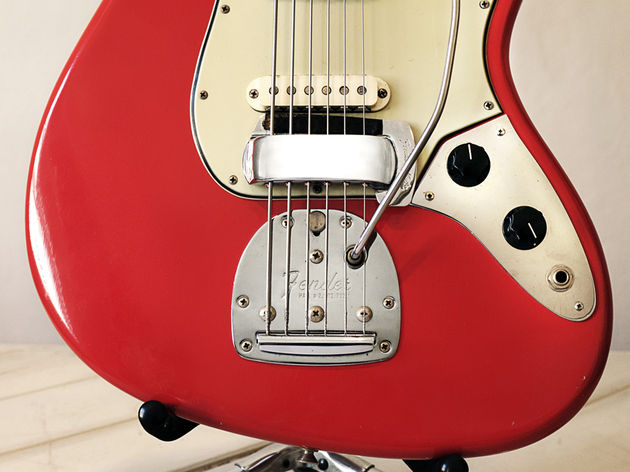 Fender Bass VI Vibrato and string mute