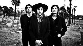 Exclusive video lesson: Beware Of Darkness' Howl