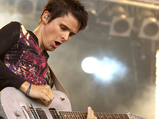 Matt Bellamy - Plug In Baby, Origin Of Symmetry (2001)
