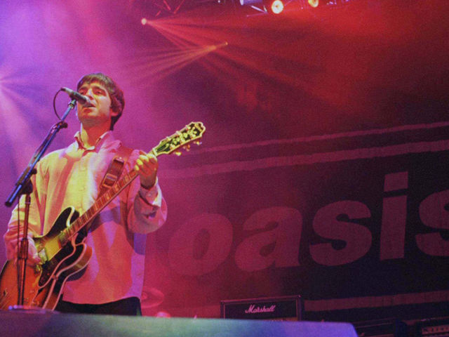 Noel Gallagher - Slide Away, Definitely Maybe (1994)