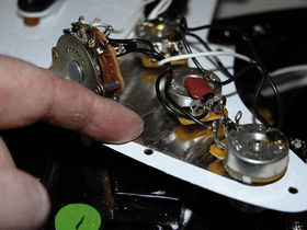 50 steps to better electric guitar tone