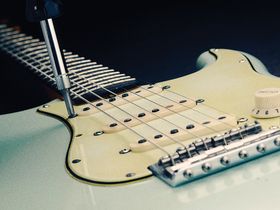 50 steps to better electric guitar tone