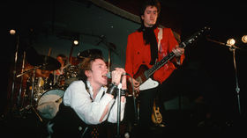 Steve Jones talks Never Mind The Bollocks