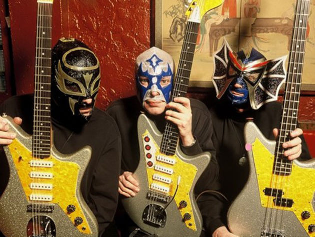 Los Straitjackets