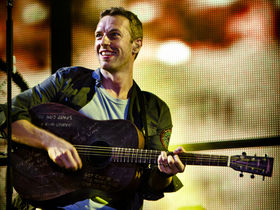 20 acoustic guitar-playing front men