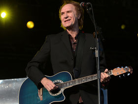 20 acoustic guitar-playing front men