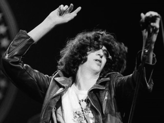 Joey Ramone - Merry Christmas (I Don't Want To Fight Tonight)