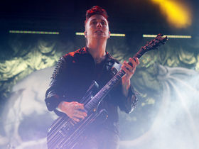 Synyster Gates d'Avenged Sevenfold nous livre un titre à titre d'Hail To The King