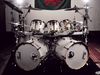 The kit Pearl Reference Series: 24"x20" kick drums x2; 20" gong drums x2; 10"x8" tom tom; 12"x9" tom tom; 14"x11" tom tom; 16"x16" floor tom