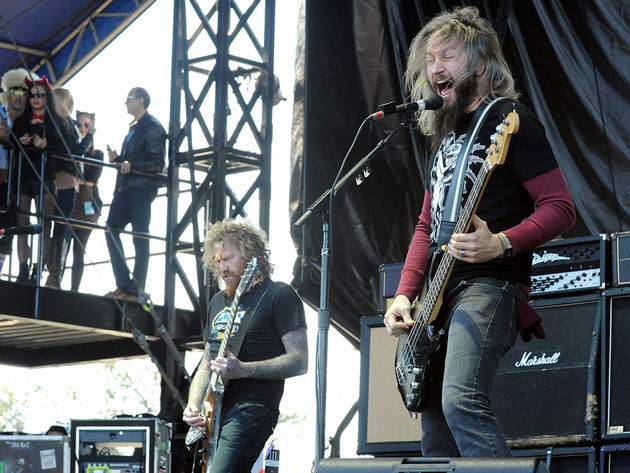 Mastodon - Blood And Thunder (2004)
