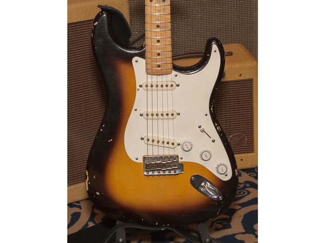 Fender Eric Clapton "Brownie" Tribute Stratocaster -close
