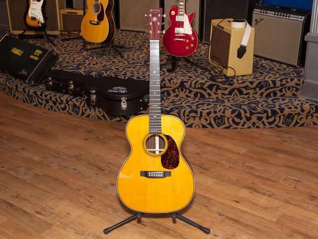Martin 000-28EC "Crossroads" Madagascar Rosewood