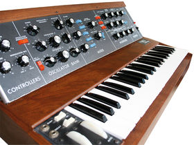 8 great vintage synth VST plug-ins