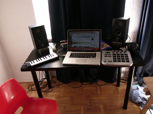 Controller, laptop, starmix...