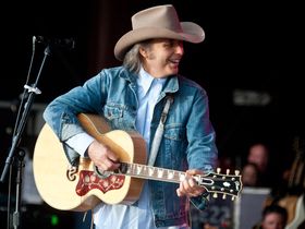 Dwight Yoakam picks 15 essential guitar recordings