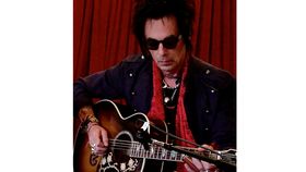 VIDEO: Earl Slick discusses his favorite guitars