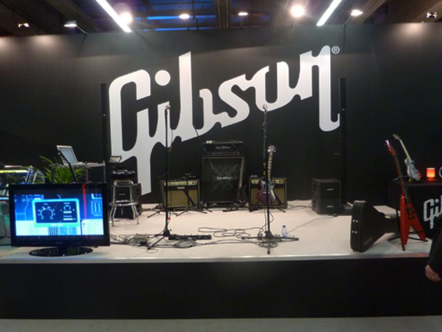The (empty) Gibson artist stage