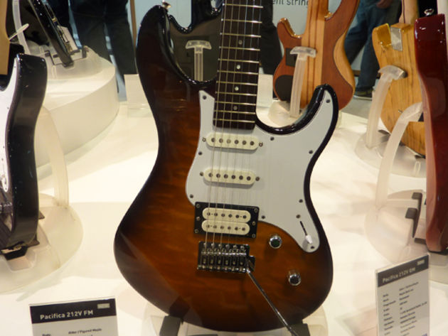 Yamaha Pacifica 212VQM in tobacco brown sunburst