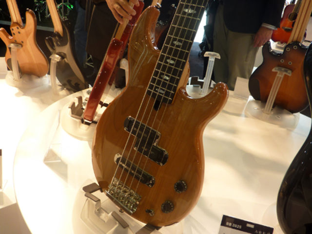 Yamaha BB2025 five-string bass in natural