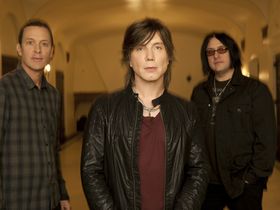 Goo Goo Dolls' John Rzeznik talks recording new album, Magnetic