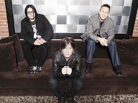 Goo Goo Dolls' John Rzeznik talks recording new album, Magnetic