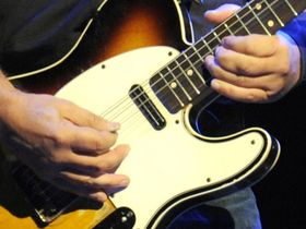 Holiday Quiz: guess the guitarist's hands