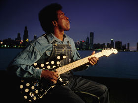 How to play blues guitar like…