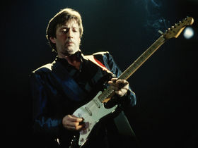 How to play blues guitar like…