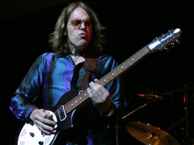How to play blues guitar like…