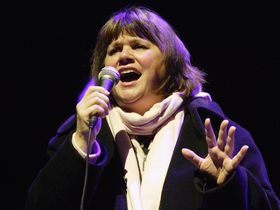 Linda Ronstadt talks '70s songwriters, her career and memoir, Simple Dreams